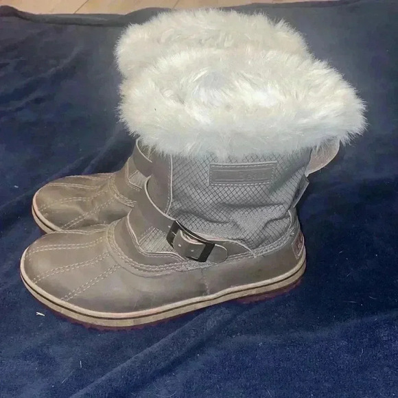 LL Beans Boots - Picture 2 of 5